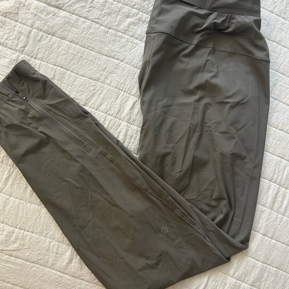 lululemon athletica green Sweatpants